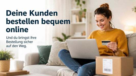 Frau bereitet Versandpakete für einen Online Shop vor und organisiert Bestellungen für Kunden