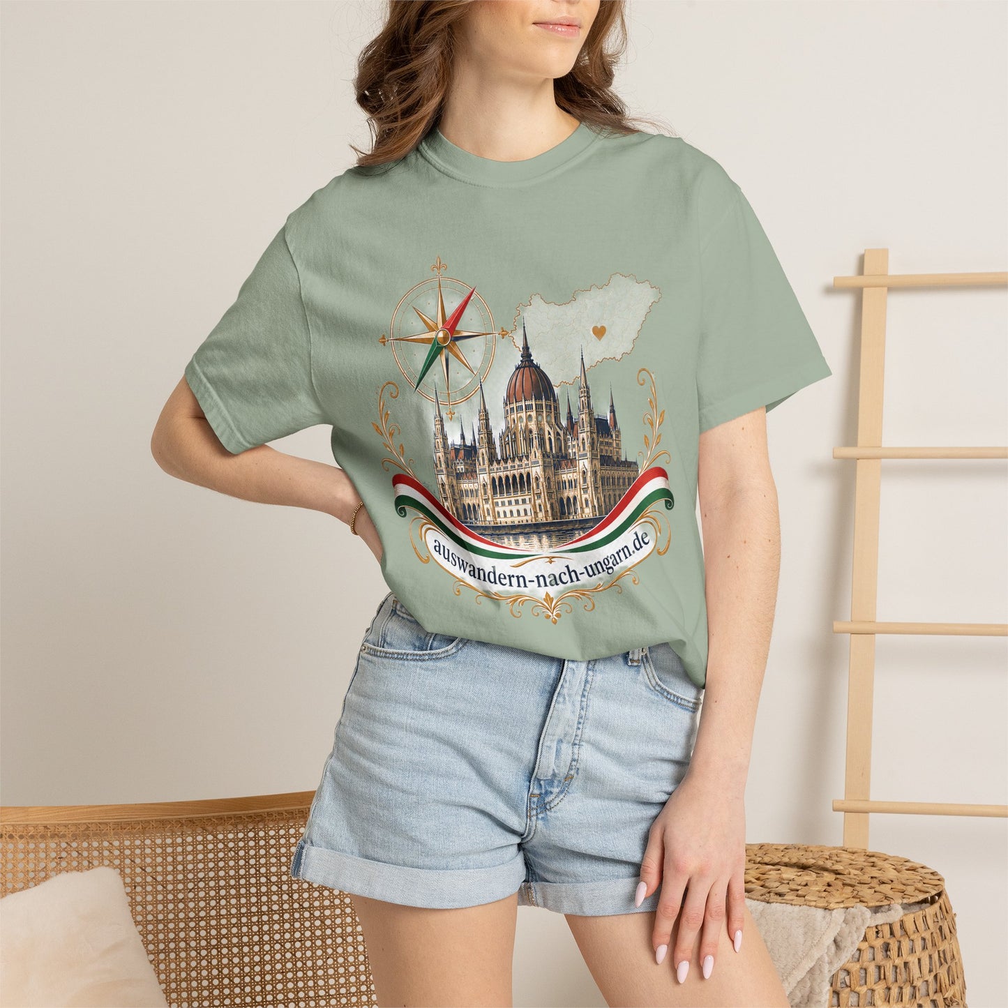 Hungary Travel T-Shirt – Budapest Parliament Illustration with 'auswandern-nach-ungarn.de'