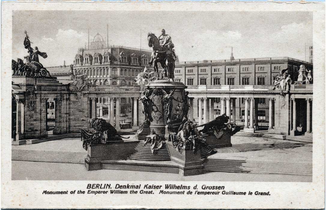 Alte Ansichtskarte Berlin Kaiser-Wilhelm-Denkmal – Vorderseite einer historischen Postkarte aus Berlin