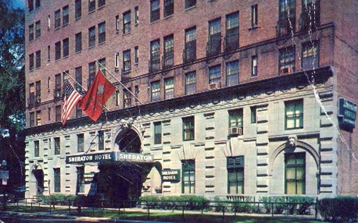 36 alte Ansichtskarten – USA-Konvolut mit internationalen Motiven