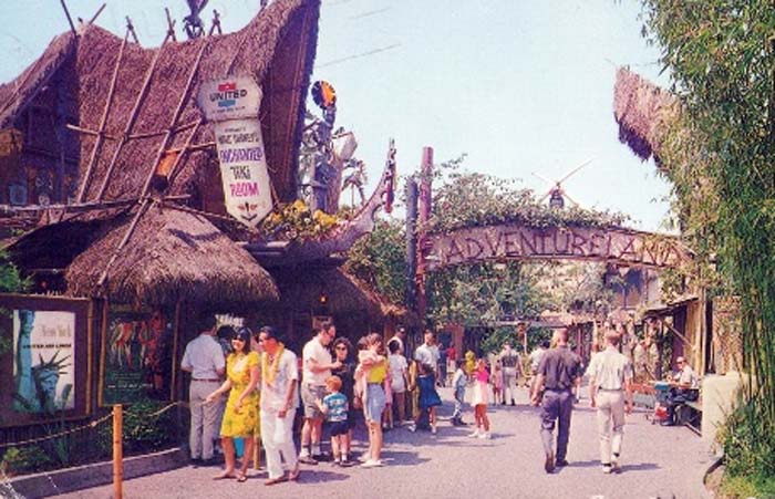 36 alte Ansichtskarten – USA-Konvolut mit internationalen Motiven