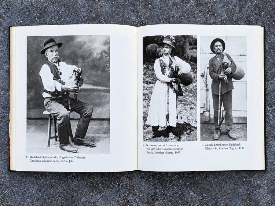 Ungarische Volkslieder und Volksinstrumente – historische Fotografien ungarischer Dudelsackspieler